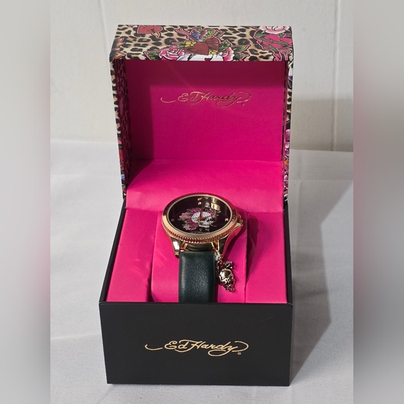 Ed Hardy Tattoo Inspired Rhinestone Skull Womens Wristwatch New In Box - Picture 9 of 9